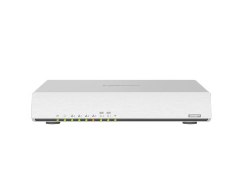 Qnap QHora-301W, QuWAN VPN router, 4x 1GbE, 2 x 10GbE