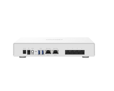 Qnap QHora-301W, QuWAN VPN router, 4x 1GbE, 2 x 10GbE