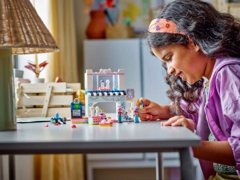 LEGO FRIENDS 42662 Salon fryzjerski i sklep z ozdobami LEGO FRIENDS 42662 Salon fryzjerski i sklep z ozdobami