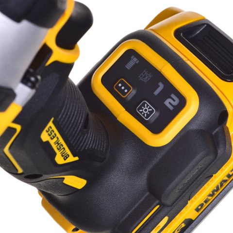 Klucz udarowy 1/2" 18V 2x2,0Ah DCF921D2T DEWALT