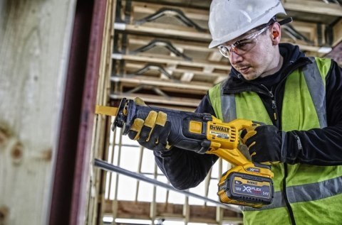Piła szablasta Aku 54V DCS389NT DEWALT
