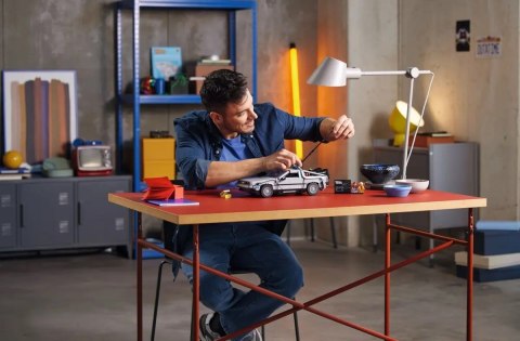 LEGO Creator Expert 10300 Wehikuł czasu z „Powrotu do przyszłości"