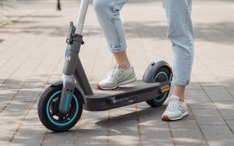 Motus Hulajnoga Elektryczna Scooty 10 2022 (WYPRZEDAŻ)