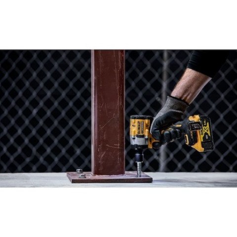 Klucz udarowy 1/2 18V DCF922P2T-QW DEWALT Klucz udarowy 1/2 18V DCF922P2T-QW DEWALT