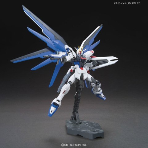 Figurka kolekcjonerska Bandai HGCE 1/144 ZGMF-X10A FREEDOM GUNDAM Figurka kolekcjonerska Bandai HGCE 1/144 ZGMF-X10A FREEDOM GUNDAM
