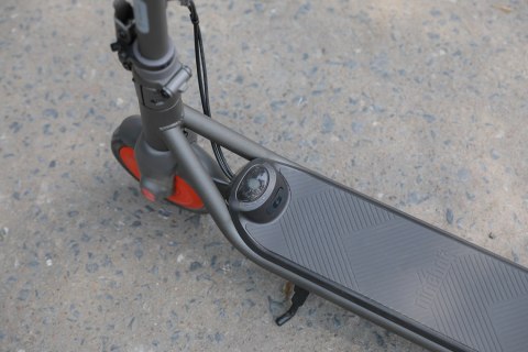 Segway-hulajnoga elektryczna ZING C20 (WYPRZEDAŻ) Segway-hulajnoga elektryczna ZING C20 (WYPRZEDAŻ)