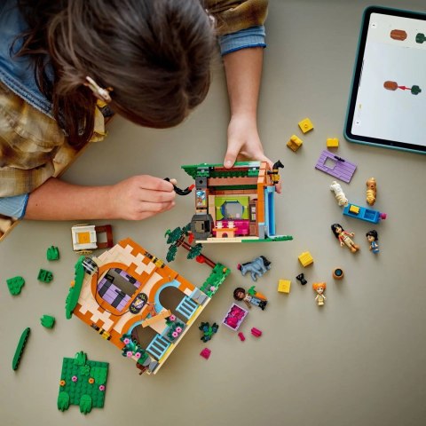 LEGO FRIENDS 42654 PONY RANCH & STABLE LEGO FRIENDS 42654 PONY RANCH & STABLE