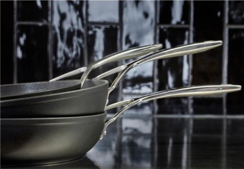 Głęboka patelnia tytanowa DEMEYERE Alu Pro 5 40851-048-0 - 28 cm Głęboka patelnia tytanowa DEMEYERE Alu Pro 5 40851-048-0 - 28 cm