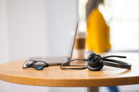 Zestaw słuchawkowy Bluetooth Poly Voyager 4320 MS Teams Certified USB-A Headset +BT700 dongle 77Y98AA Zestaw słuchawkowy Bluetooth Poly Voyager 4320 MS Teams Certified USB-A Headset +BT700 dongle 77Y98AA