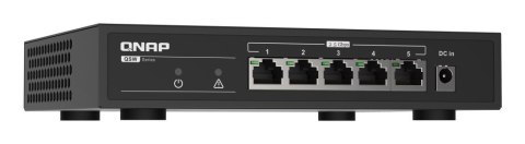 Zestaw Qnap TS-673A-SW5T (TS-673A-8G + switch QSW-1105-5T 5x2.5GbE), Tower, 6 x 2.5"/3.5" SATA, AMD Ryzen V1500B 4C/8T, 8GB DDR4