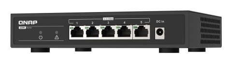 Zestaw Qnap TS-673A-SW5T (TS-673A-8G + switch QSW-1105-5T 5x2.5GbE), Tower, 6 x 2.5"/3.5" SATA, AMD Ryzen V1500B 4C/8T, 8GB DDR4