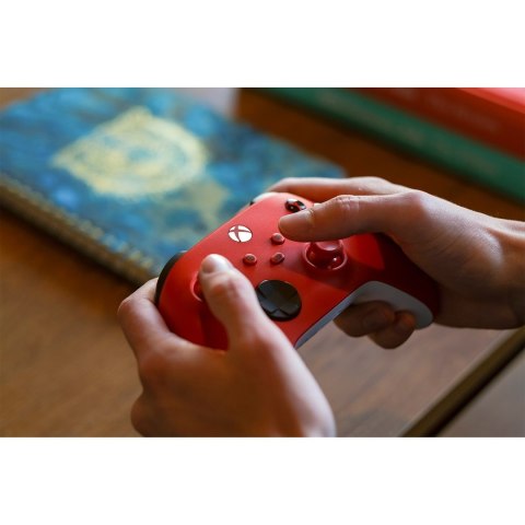 Microsoft Xbox Series Kontroler - Pulsujący czerwon (WYPRZEDAŻ) Microsoft Xbox Series Kontroler - Pulsujący czerwon (WYPRZEDAŻ)